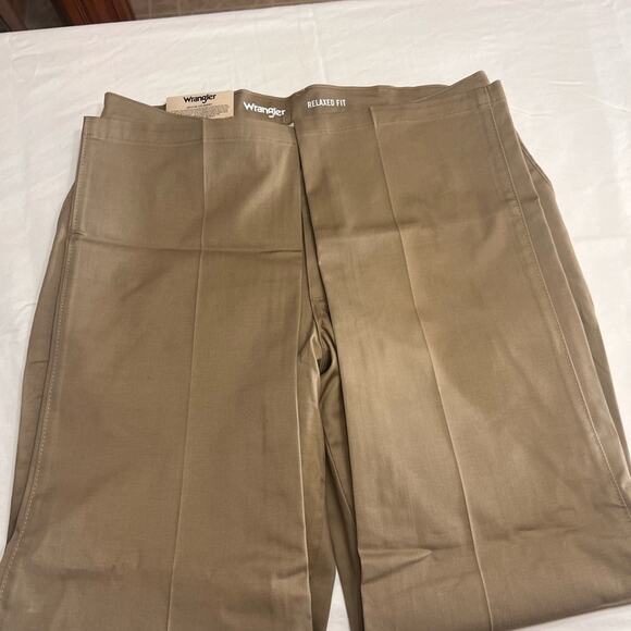 Men’s New Wrangler Riata Khakis pants - Picture 4 of 7